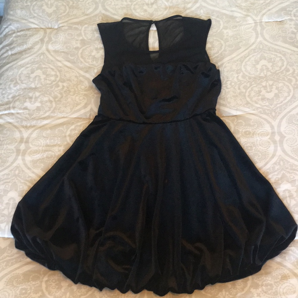 Forever 21 black velvet cocktail dress